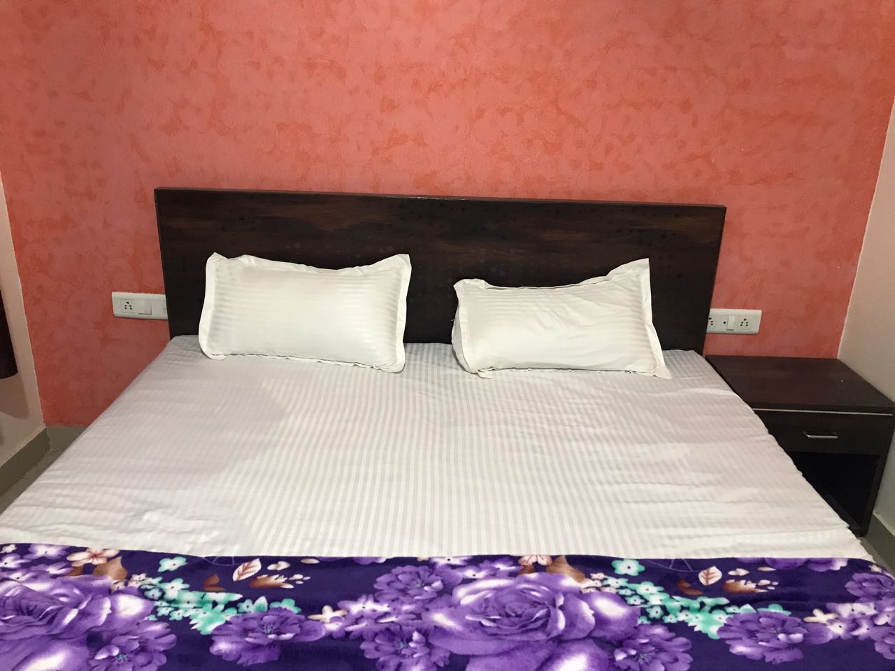 City Side Hotel - Tap to explore photos