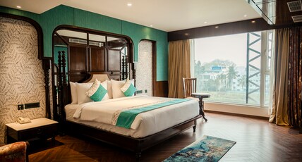 Hotel Lake View Room Type - SUITE