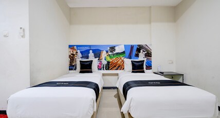 Collection O Hotel Promenade Cihampelas Room Type - Indonesia Deluxe Twin