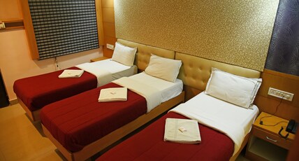 Grand Choice Hotel Room Type - Family 3 Bed Suite Room