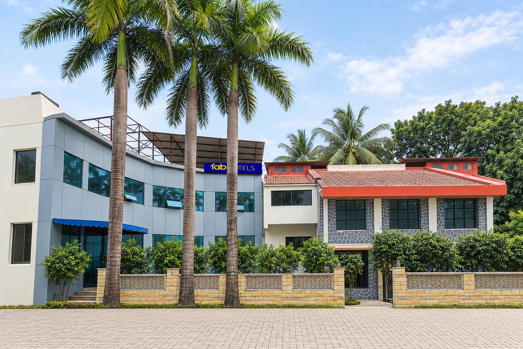 FabHotel Sayba Lodging - Tap to explore photos