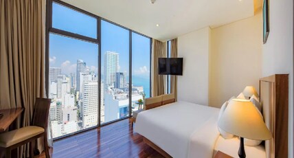 Green Beach Hotel Nha Trang Room Type - Premier Double with Partial Sea View