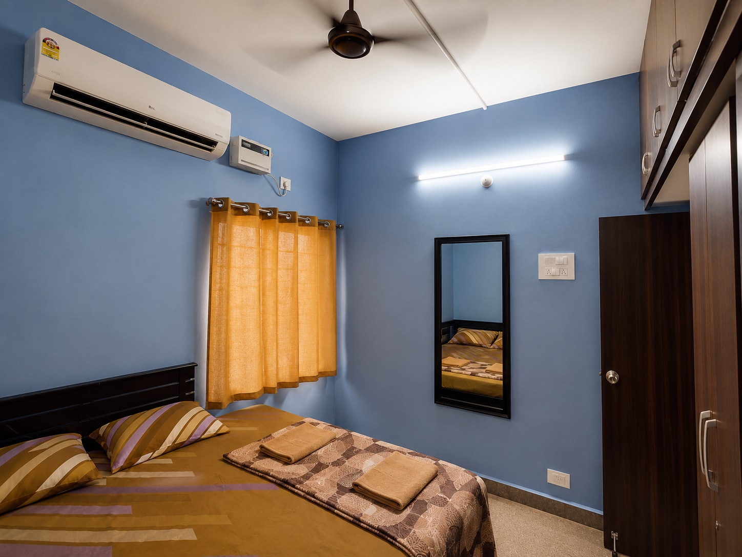 Aditya Home Stay - Tap to explore photos