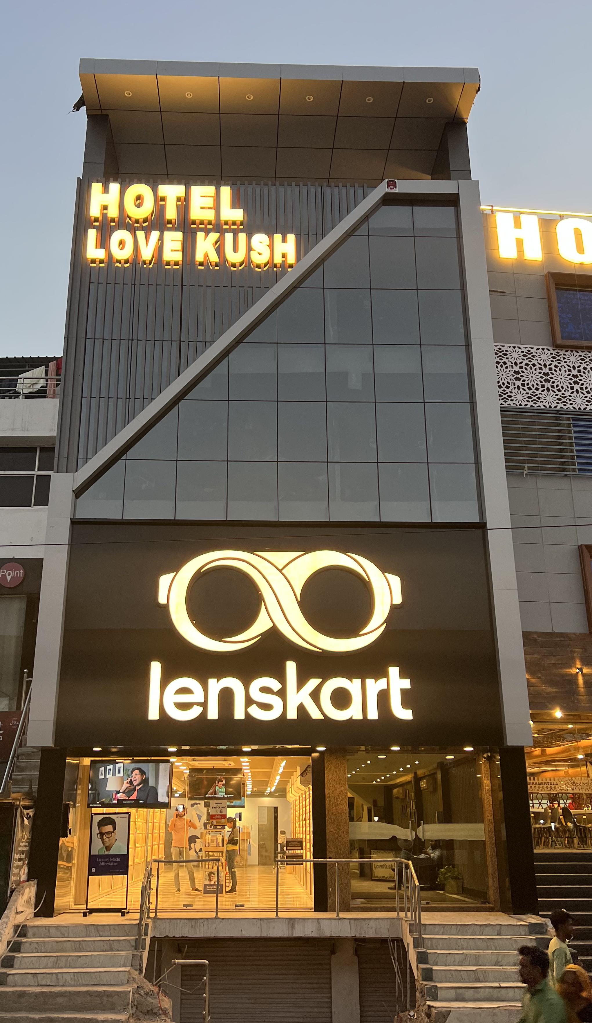 Hotel Love Kush - Tap to explore photos
