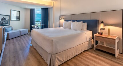 Crowne Plaza Santo Domingo, an IHG hotel Room Type - 1 King Premium