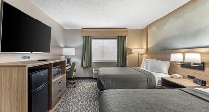 Best Western Plus Executive Inn Room Type - Accessible - 2 Double, Mobility Accessible, Walk In Shower, Microwave And Refrigerator, Wi-Fi, Non-S Best Western Plus Executive Inn Room Type - Accessible - 2 Double, Mobility Accessible, Walk In Shower, Microwave And Refrigerator, Wi-Fi, Non-S
