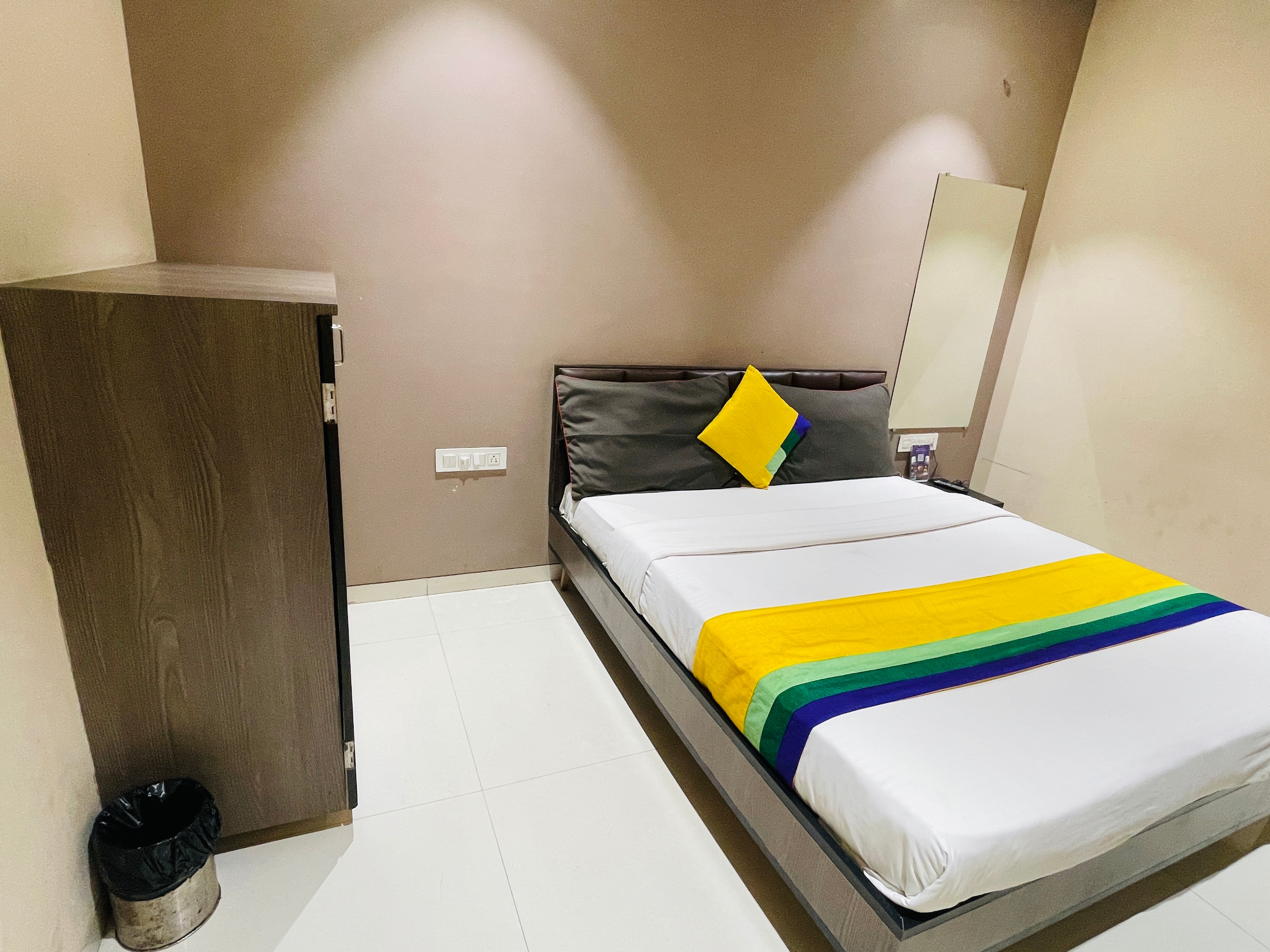 OSPITE HOTEL 2Min Walkin Distance from surat railway station - Tap to explore photos