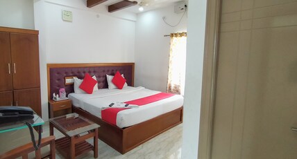 Galaxy Budget Rooms Room Type - Deluxe AC