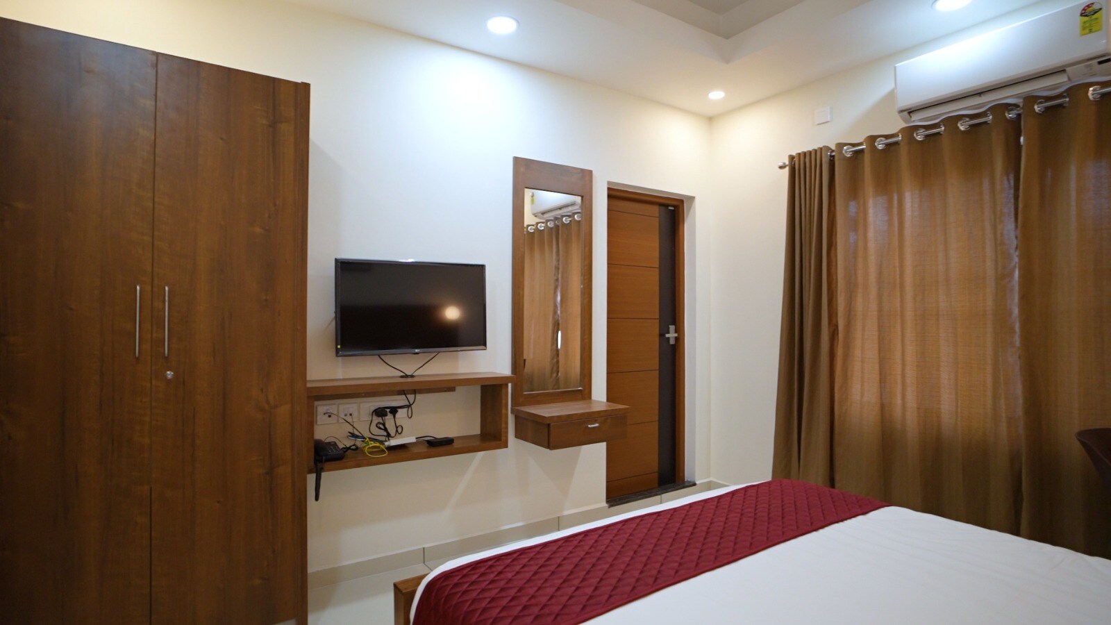 Castle Brook Residential Homestay - Tap to explore photos