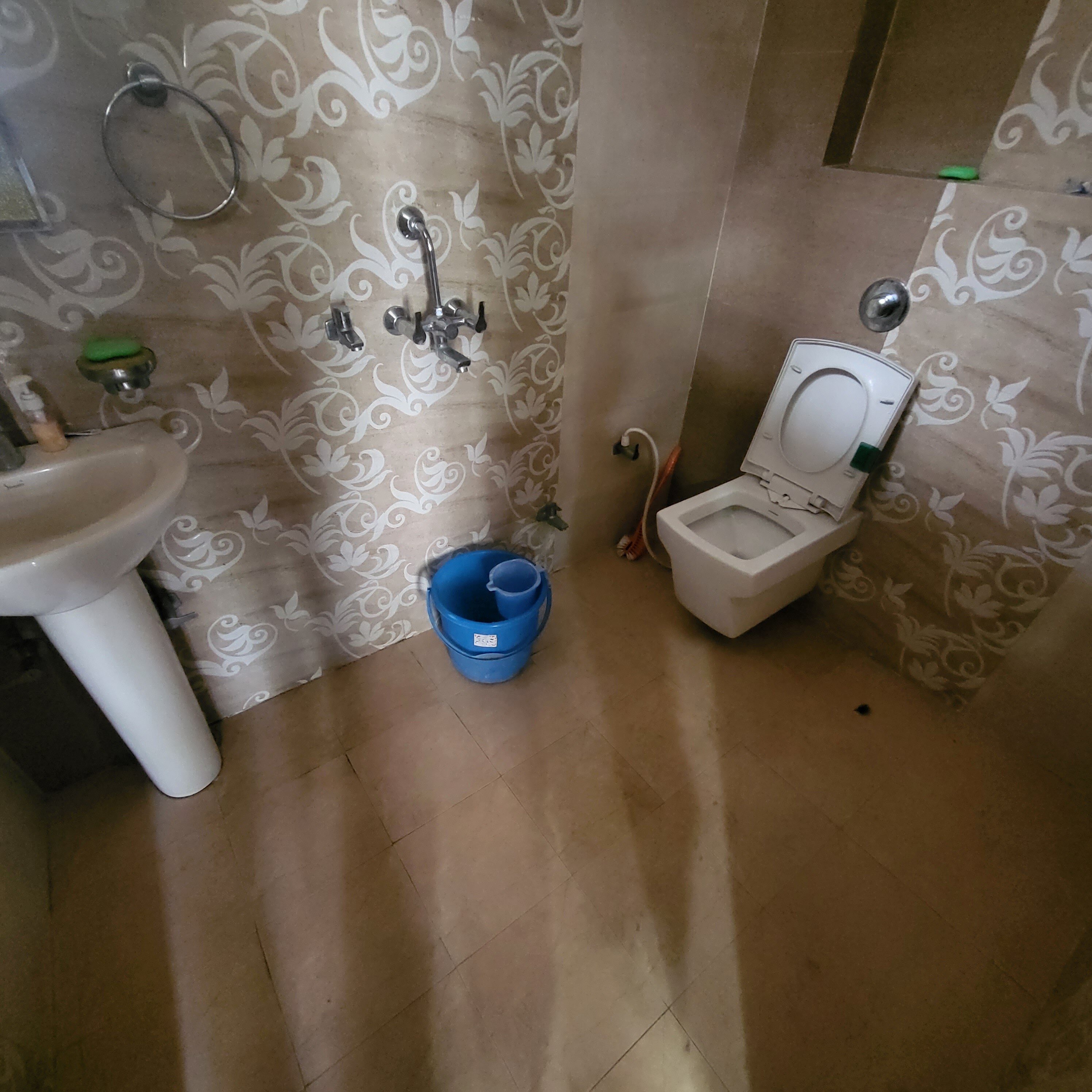 Room in a Villa Near SIDCUL Haridwar - Tap to explore photos