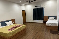 HOTEL R K PALACE