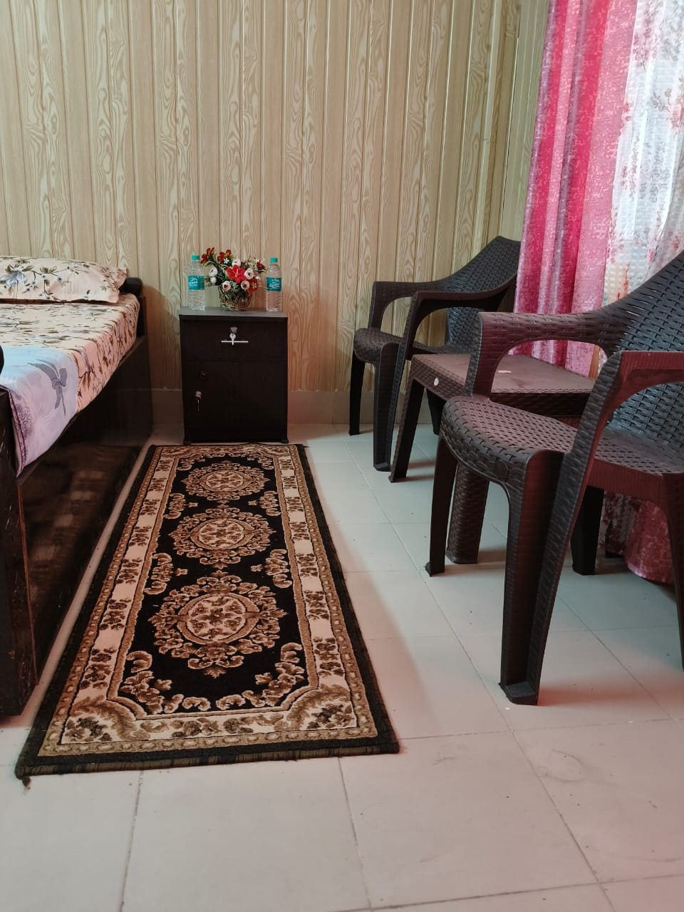 Sainik Homestay Near Bagdogra - Tap to explore photos