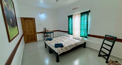 Whispering Willows Rooms and Caretaker Room Type - Mountain view cottage