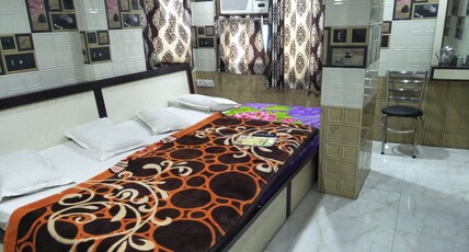 Hotel Jamil and Restaurant Room Type - Deluxe four bed room