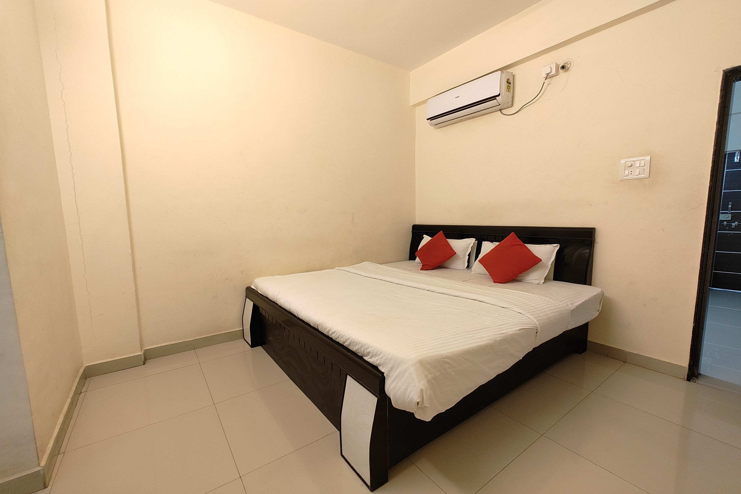 Vaishnav Inn - Tap to explore photos