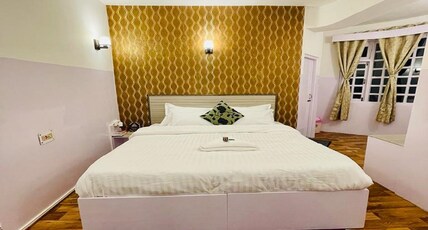 HOTEL TIP TOP Room Type - Executive double room