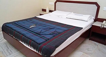 Modern hotel Room Type - Deluxe Double Room - Non AC