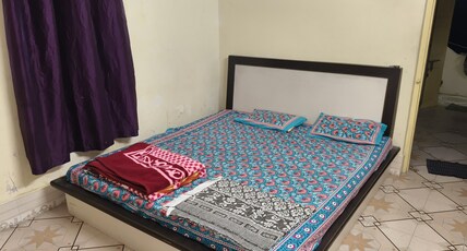 Shree Momai Bhavan - 900m from Dwarkadhish temple  |Near Siddhnath Mahadev temple Room Type - Bedroom 1