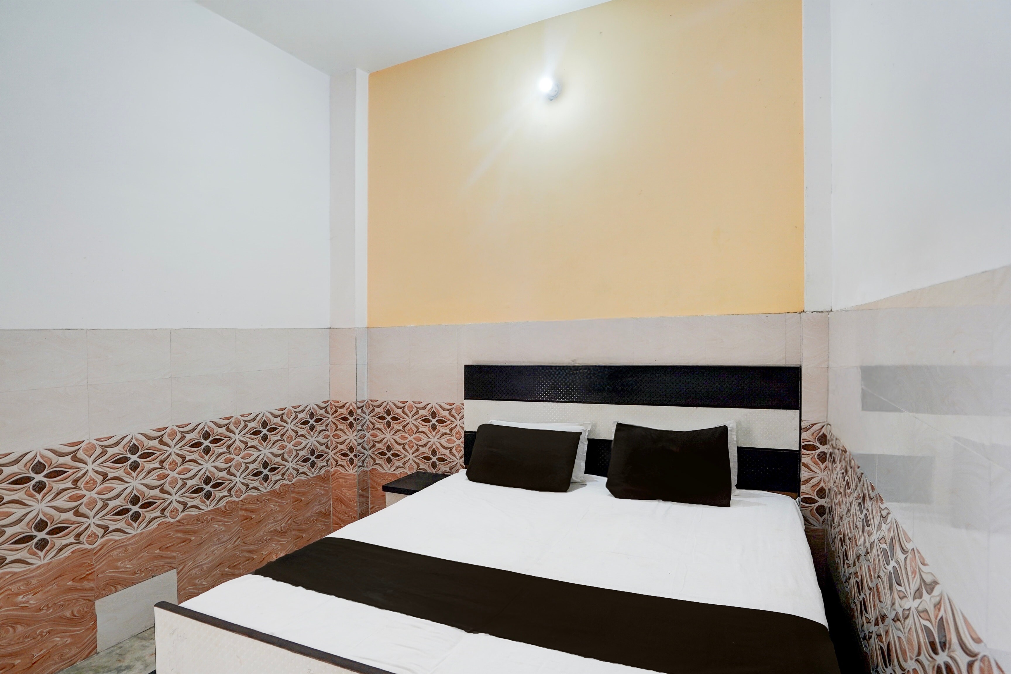 SPOT ON Dehra Sabri Hotel - Tap to explore photos