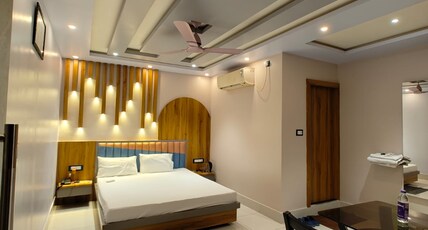 Ma Guest House Room Type - Deluxe Double Bed with City View