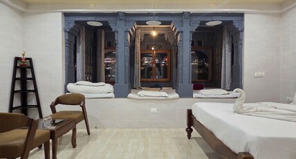 Lake shore Room Type - Family Room