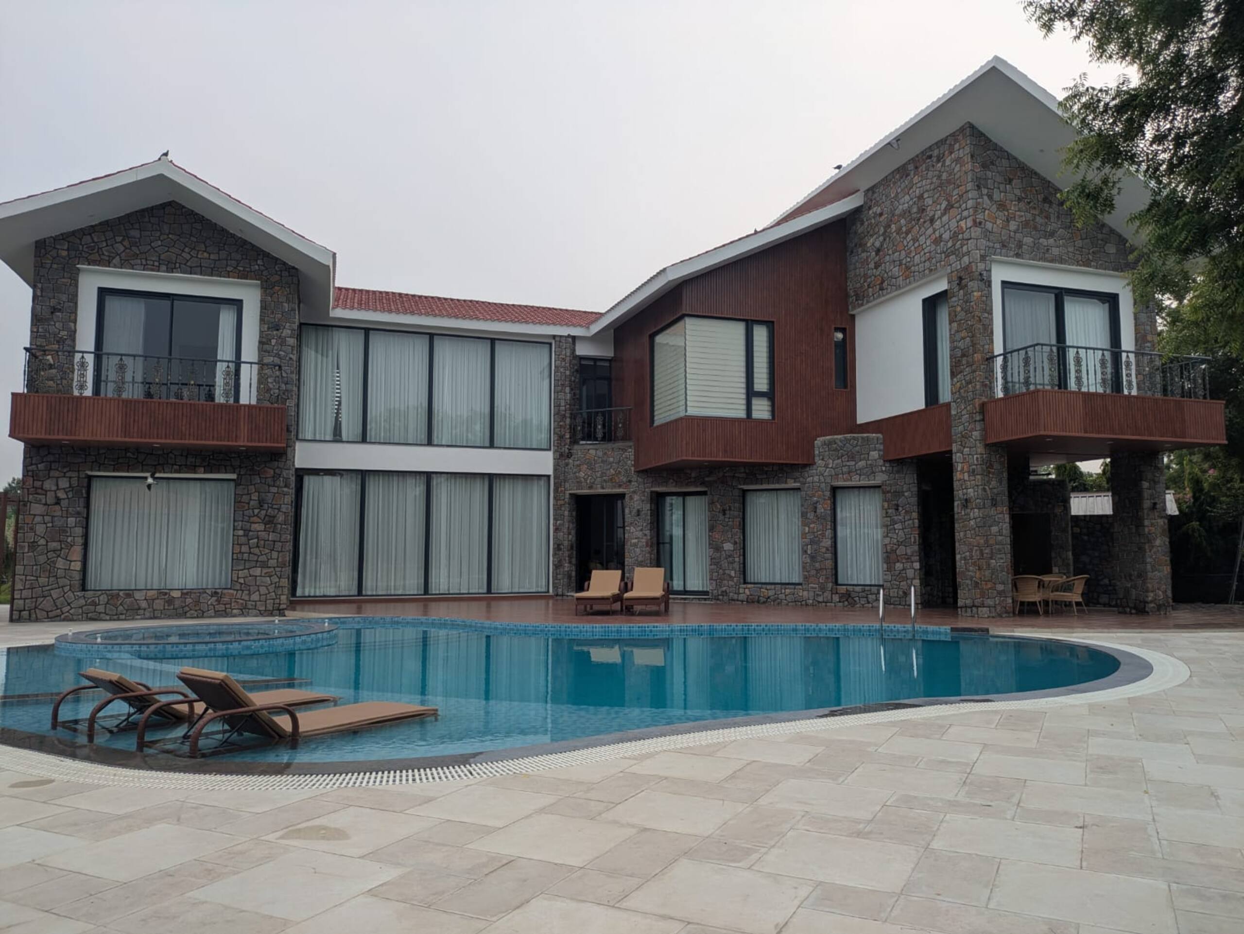 Palmwood Hills Luxury Farm With Private Pool - Tap to explore photos