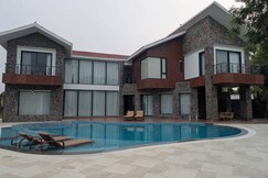 Palmwood Hills Luxury Farm With Private Pool