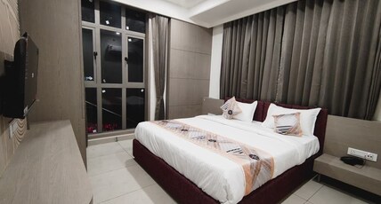 THE PUSHP RESIDENCY Room Type - Deluxe Double Bed