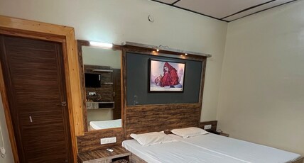 Pops Hotel and Restaurant Room Type - Premium Room AC