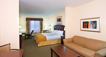 Holiday Inn Express & Suites WILLCOX Room Type - 1 King Communication Mobility Accessible Tub Sofa Bed Holiday Inn Express & Suites WILLCOX Room Type - 1 King Communication Mobility Accessible Tub Sofa Bed