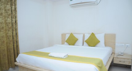 Hotel Pratz Inn Room Type - Deluxe Room