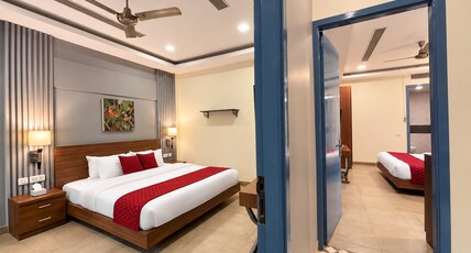 The Maple Woods Resort - (3 mins walk from Kosi River) Room Type - Family Suites