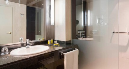 Madrid Marriott Auditorium Hotel & Conference Center Room Type - Premium Room, 2 Twin Beds