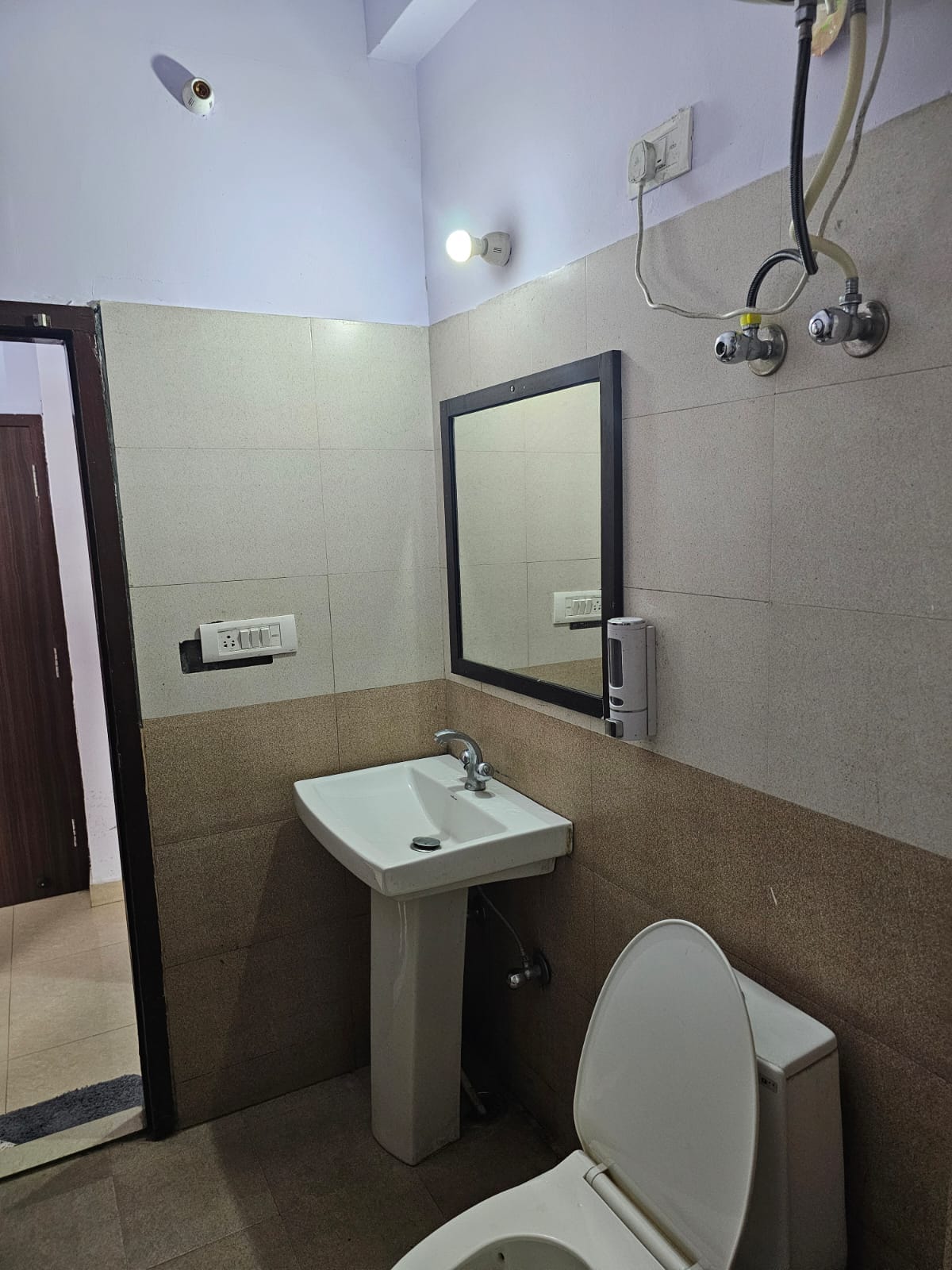 Vairagya BnB - Tap to explore photos
