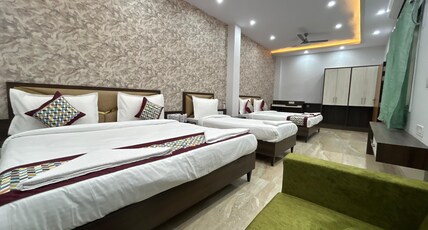 SANIDHYAM BY HOTEL SAHU NEAR KASHI VISHWANATH TEMPLE GATE Room Type - Superior Family Room