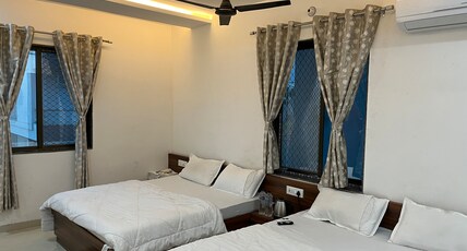 Shri Raghuvansh | 7 mins walk from Khatu Shyam Mandir Room Type - Family Room ( 2 Double Bed )