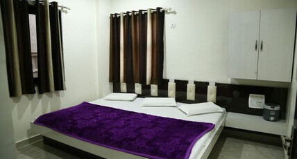 Hotel Arzoo Palace Room Type - Deluxe Triple Bed Non Ac
