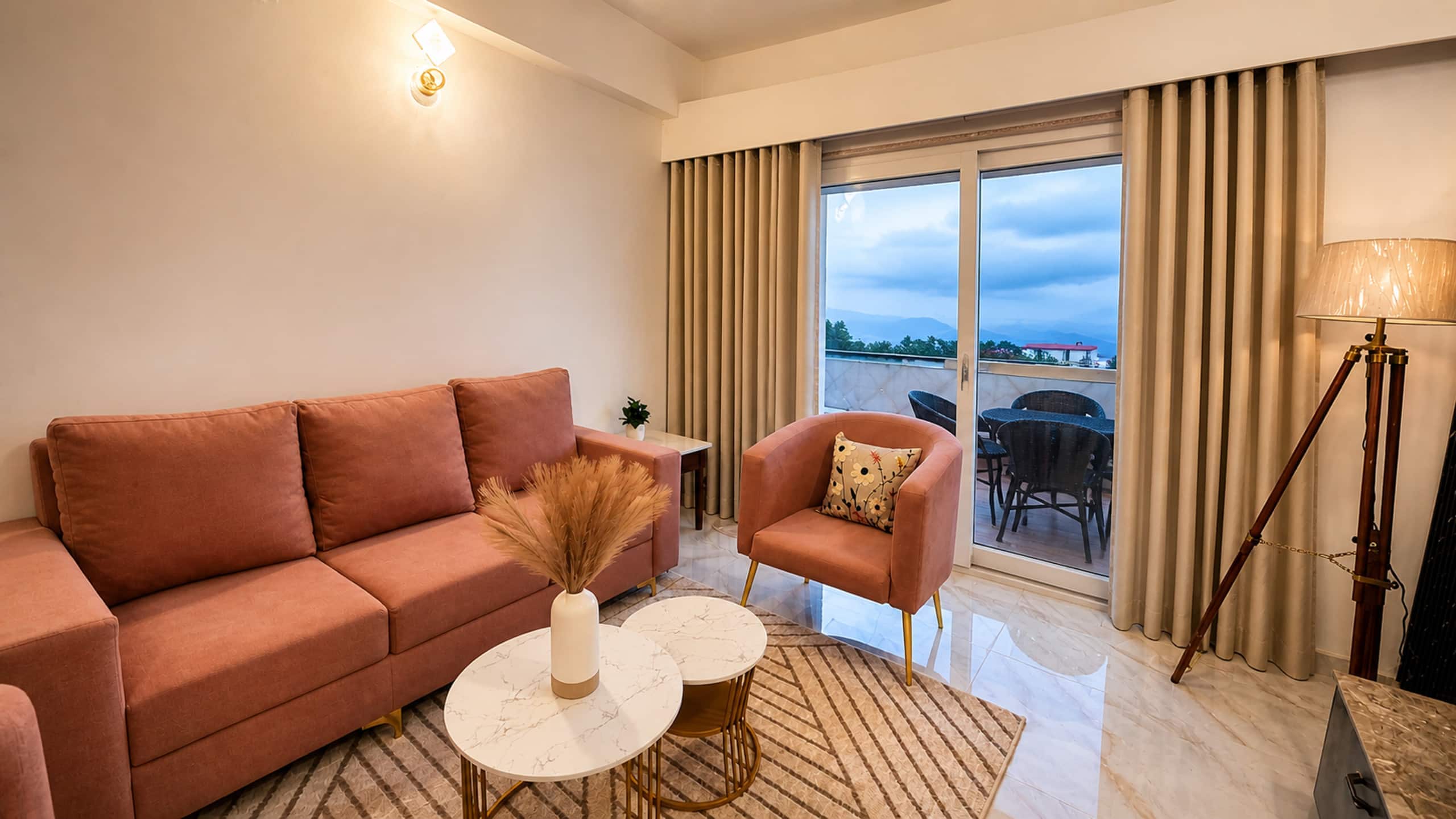 Elysian Luxury 2BHK w Balcony View Mussoorie - Tap to explore photos