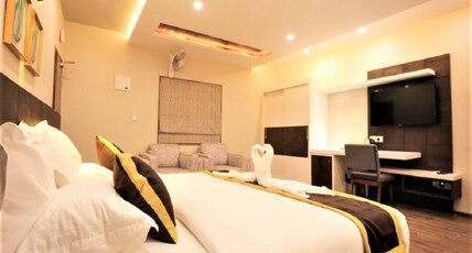 Le Valor Hotels by Crezenta Room Type - JUNIOR SUITE