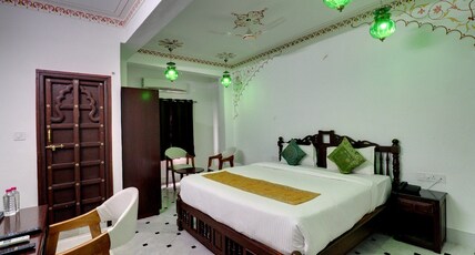 Hotel Darbargarh- A Lake View Hotel Room Type - Deluxe Room With Pool View