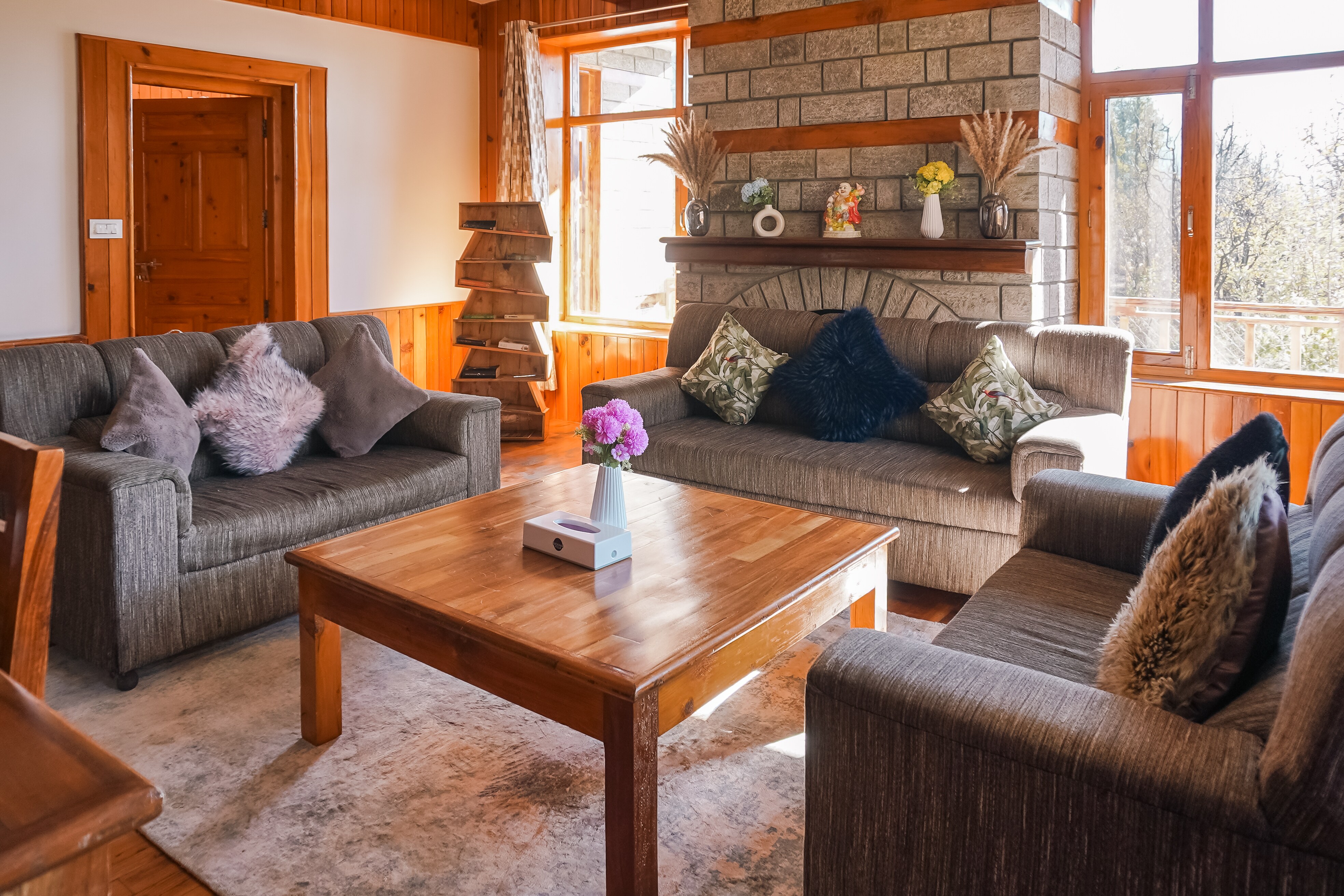 Manzar Manali A Boutique Pahadi Cottage - Tap to explore photos