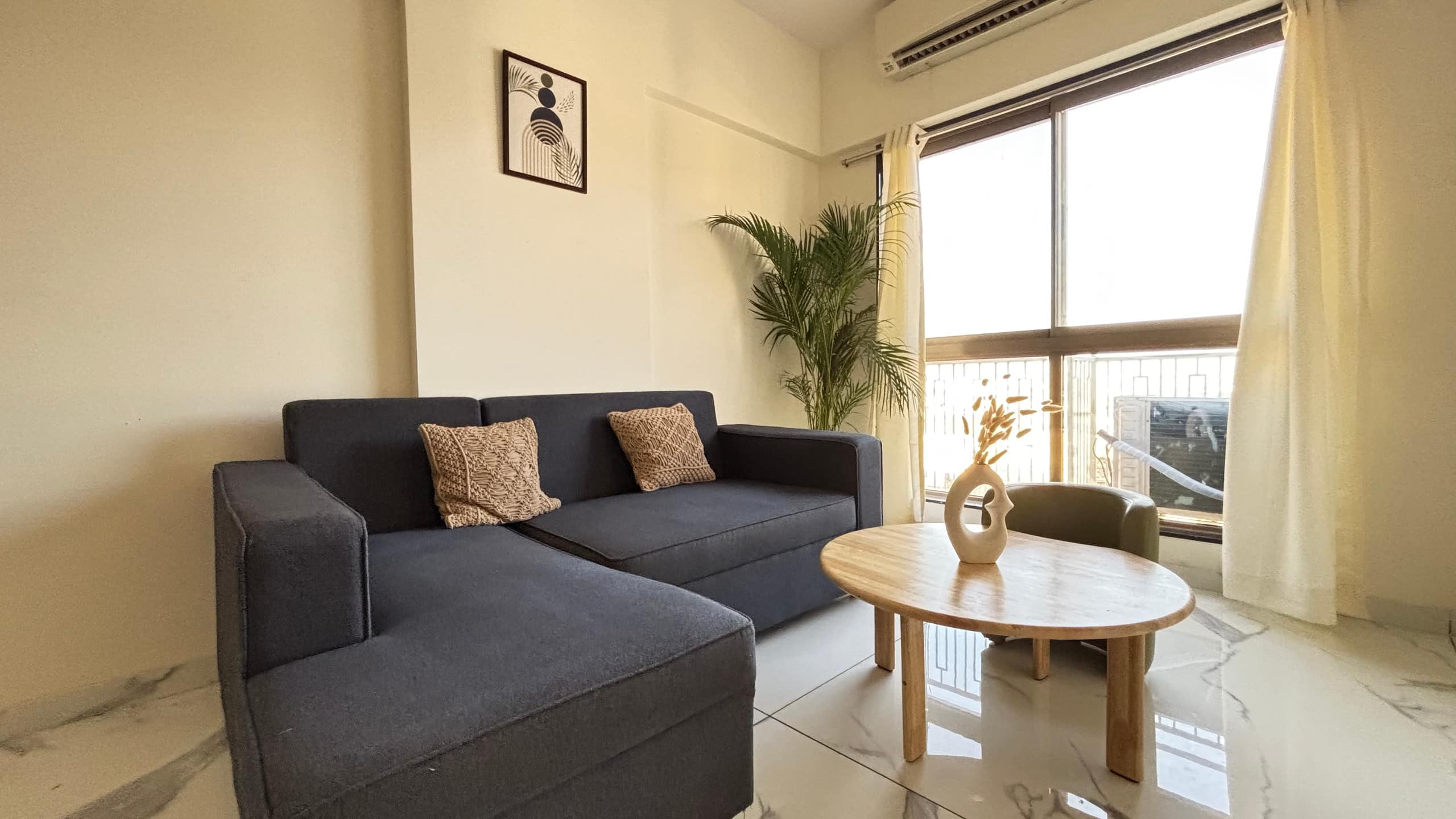 NEW Executive loft 1 BHK in BKC/JIO - Tap to explore photos