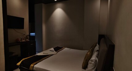 Kashi Darshan Stay Room Type - Super Deluxe Room