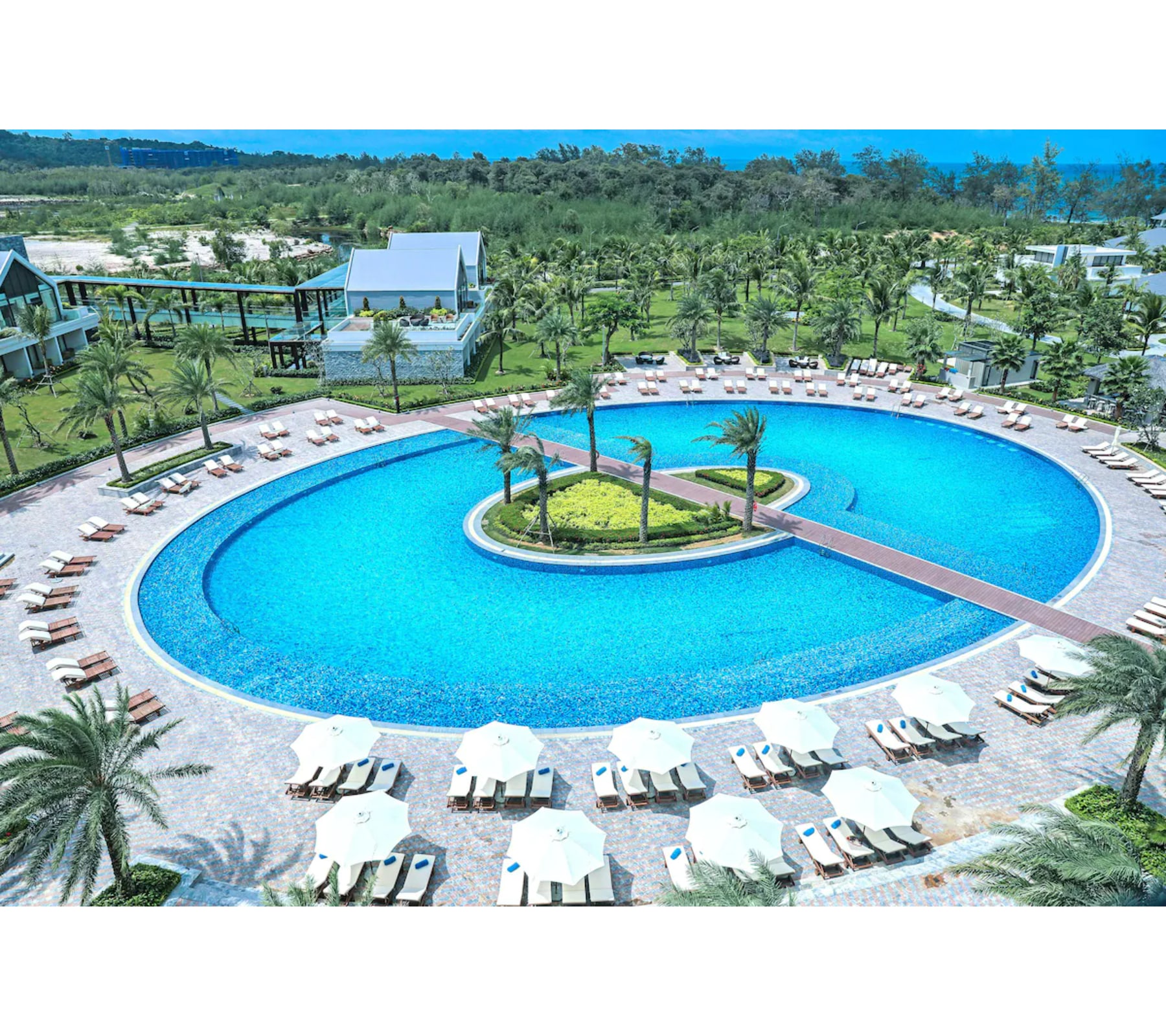 Radisson Blu Resort Phu Quoc - Tap to explore photos