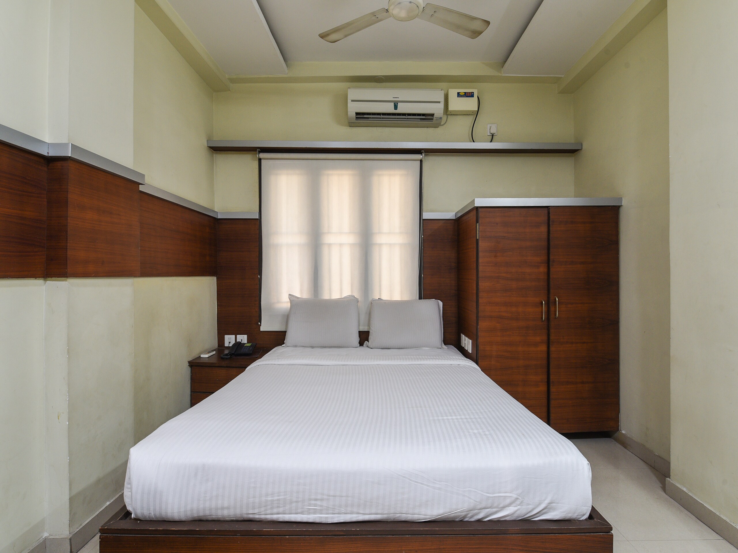 Shubh Vaibhav Inn - Tap to explore photos