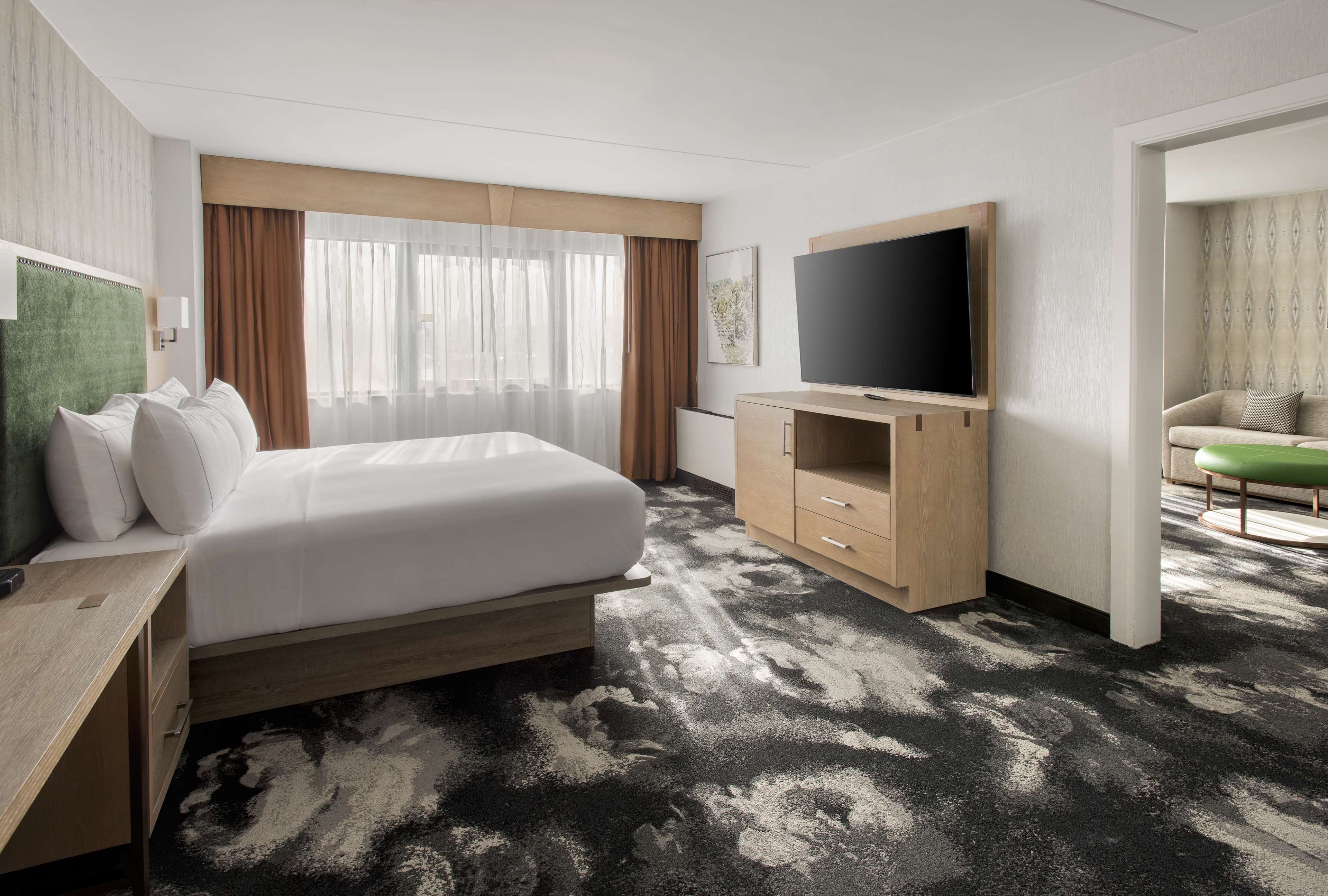 DoubleTree by Hilton Poughkeepsie - Tap to explore photos