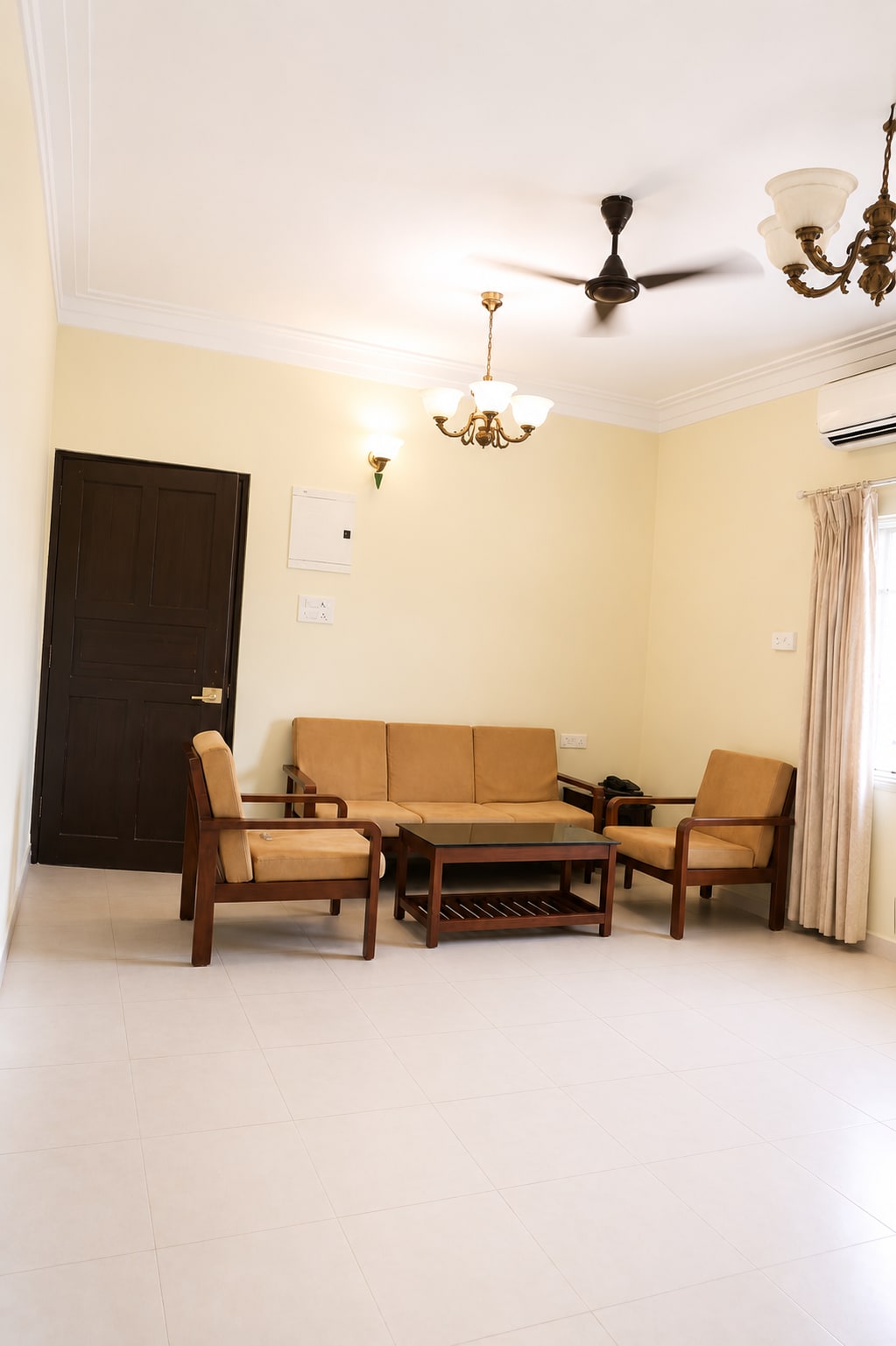 Flat in Candolim - Tap to explore photos