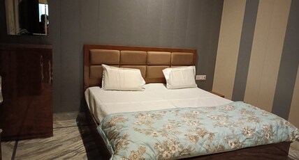 Crystal Guest House Room Type - Double Bed Ac Room