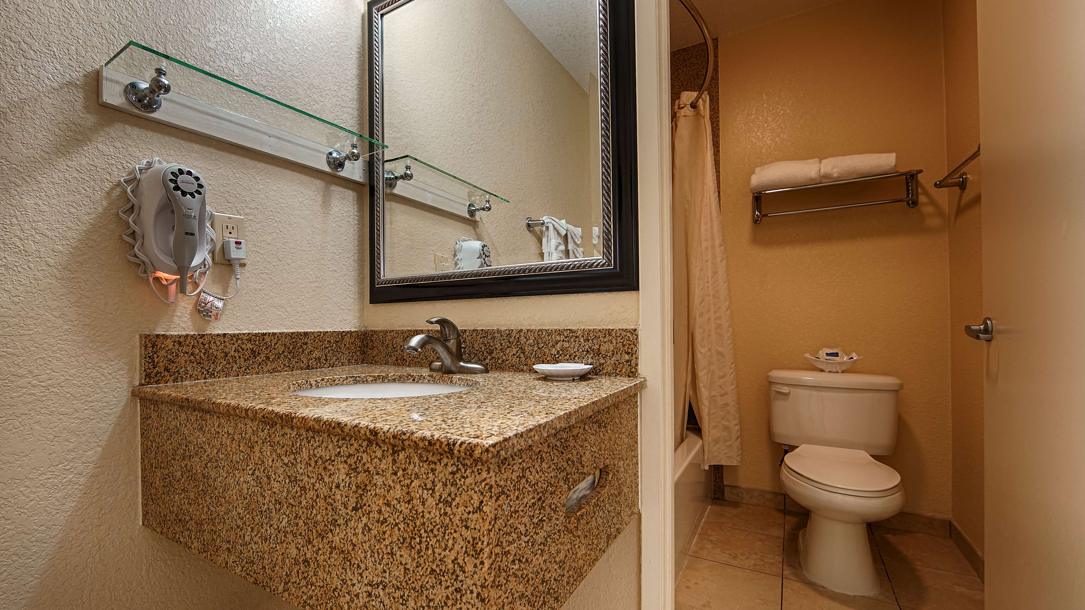 Best Western Poway/San Diego Hotel - Tap to explore photos