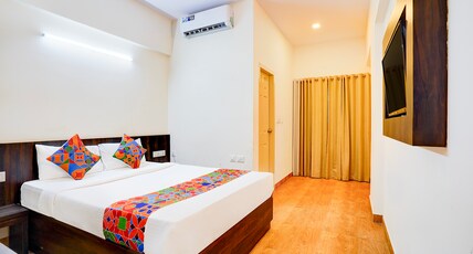 FabHotel GRK Comforts Room Type - Deluxe Room